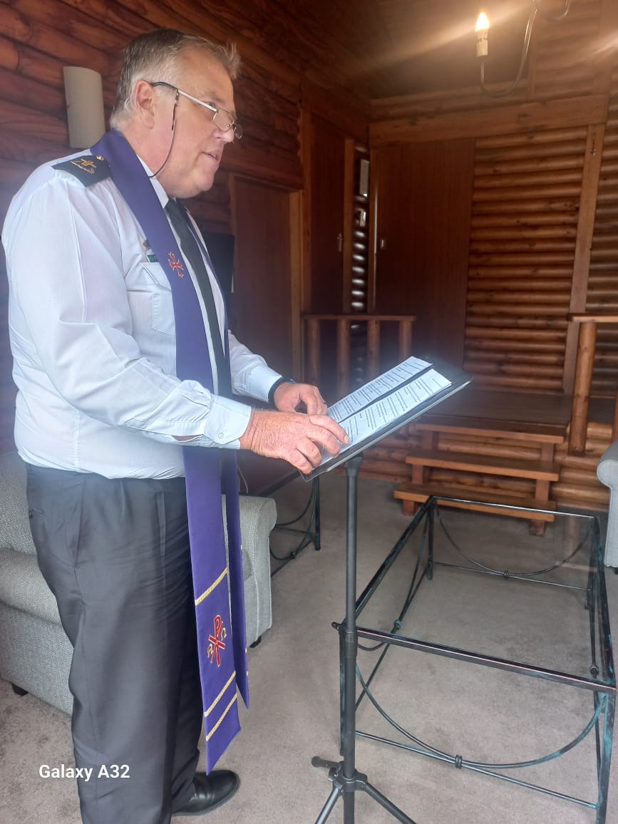 Wedding ceremony by Dr. Gerrit Rademeyer in Oyster Bay (Oesterbaai)