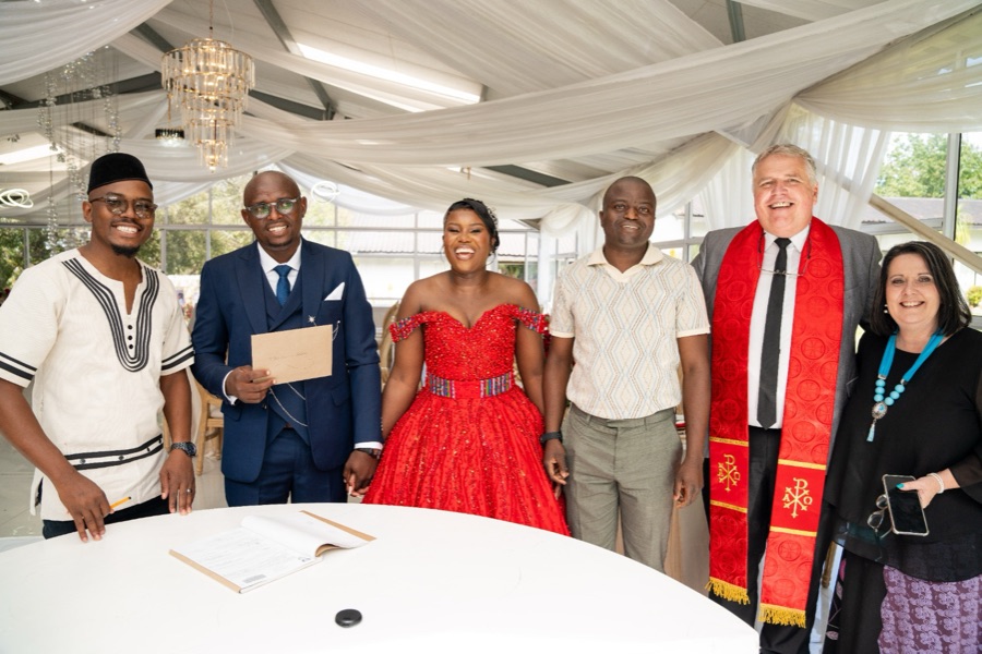 Wedding ceremony by Dr. Gerrit Rademeyer in Oyster Bay (Oesterbaai)