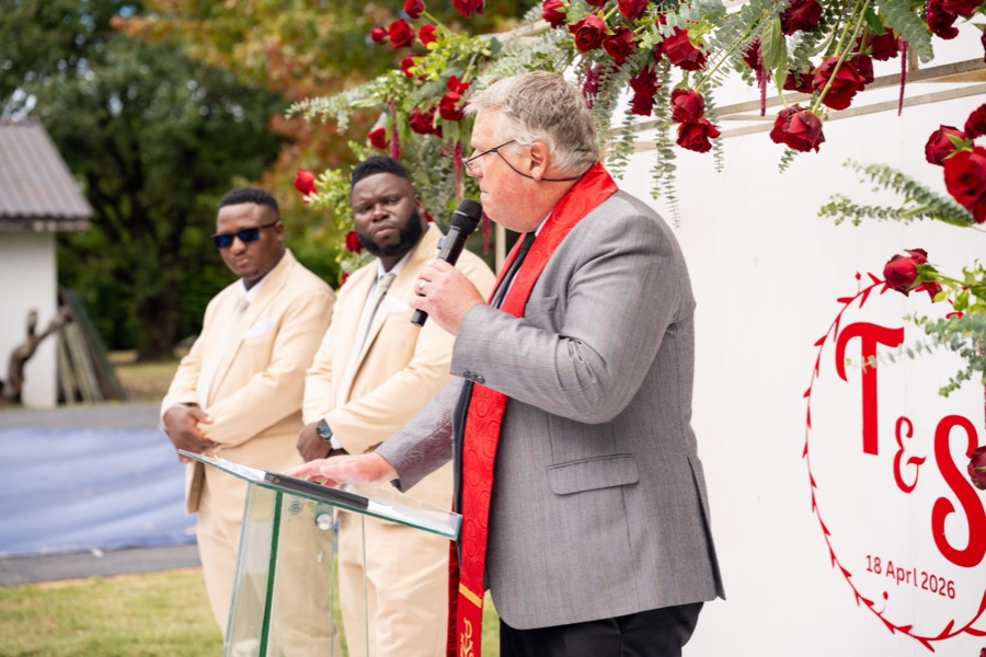 Wedding ceremony by Dr. Gerrit Rademeyer in Oyster Bay (Oesterbaai)